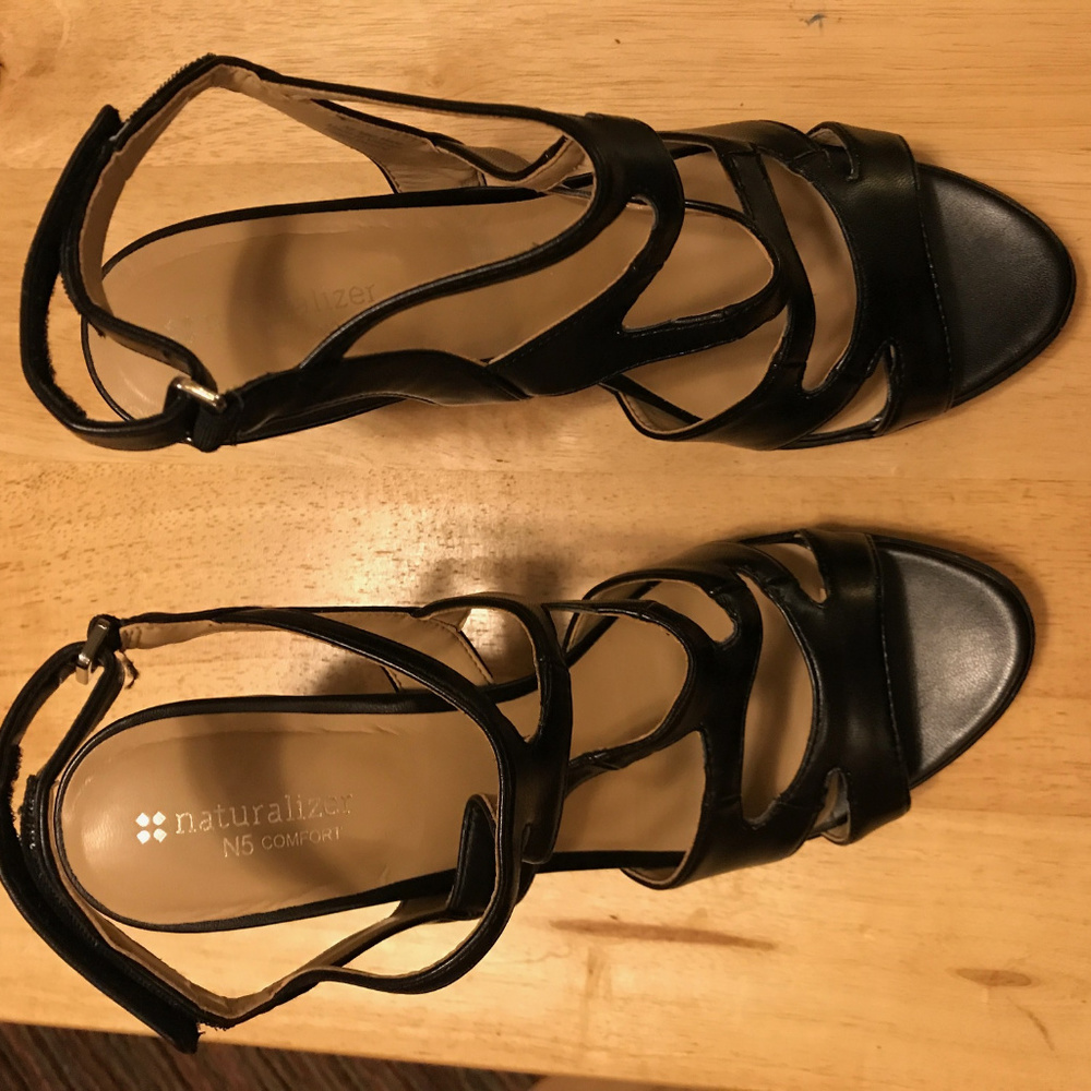 Naturalizer Dianna, Black Platform Sandal, 10M